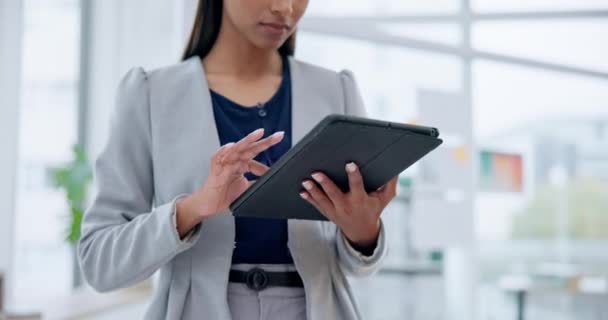 Tablet Business Woman Hands Office Fir Data Analytics Research Company — Stock Video
