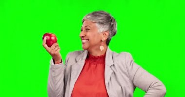 Sağlıklı, iş adamı ve yeşil ekran elmalı bir kadın. Mutlulukla yöneticilik yapıyor. Portre, kadın profesyonel ve vejetaryen, detoks, çalışanlar ve diş bakımıyla beslenme için meyve.