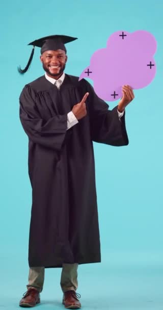 Kciuk Górę Absolwent Czarny Człowiek Portrecie Bańki Mowy Niebieskim Tle — Wideo stockowe