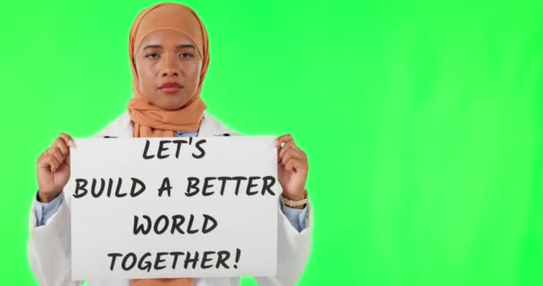 Yeşil Ekran Aktivizm Özgürlük Eşitlik Posterli Müslüman Kadının Yüzü Protestosu — Stok video