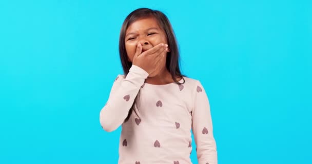 Tired Yawning Children Girl Pajamas Blue Background Isolated Studio Bedtime — Stock Video
