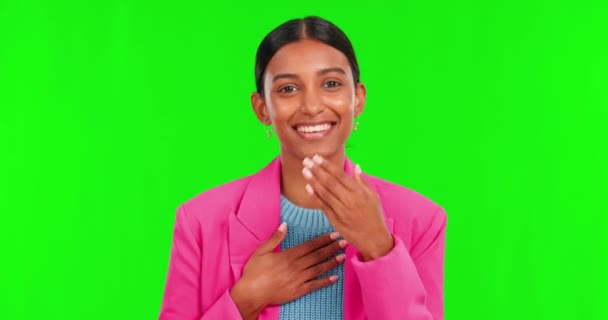 緑の画面 手と背景に胸に笑顔と手でスタジオでインドの女性によって感謝します 聴覚障害者のための感謝 記号または手話での署名 コミュニケーションおよび肖像 — ストック動画
