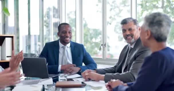 Black Man Handshake Business People Celebration Success Collaboration B2B Agreement — Stock Video