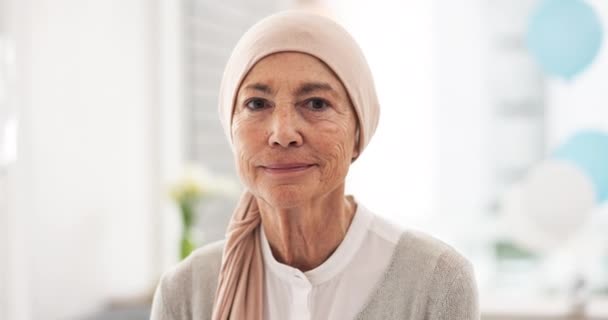 Πρόσωπο Ηλικιωμένη Γυναίκα Και Καρκινοπαθής Στο Νοσοκομείο Για Υγειονομική Περίθαλψη — Αρχείο Βίντεο