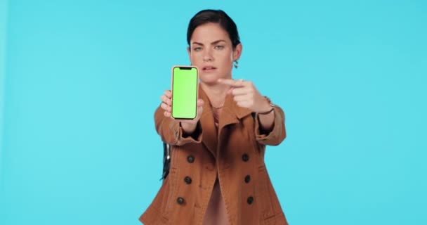 Grønn Skjerm Telefon Tomler Ned Kvinne Peker Dårlig Mockup Design – stockvideo