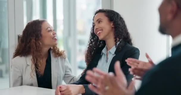 Aplausos Éxito Ganador Con Gente Negocios Reunión Para Trabajo Equipo — Vídeos de Stock