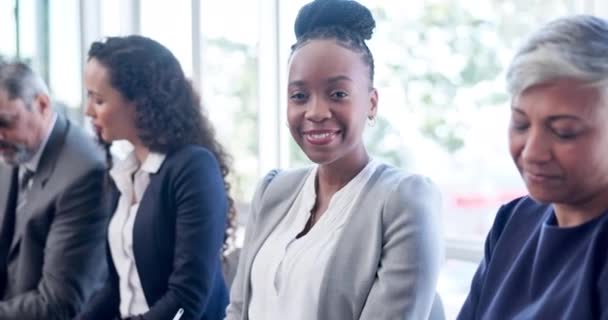 Retrato Oportunidad Mujer Negra Sala Espera Para Entrevista Trabajo Agencia — Vídeo de stock
