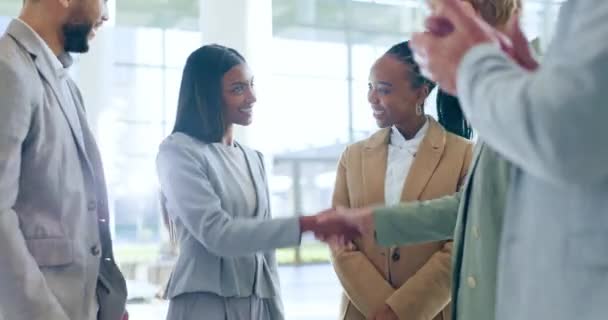 Mujer Negocios Apretón Manos Aplausos Reunión Para Éxito Contratación Reclutamiento — Vídeos de Stock