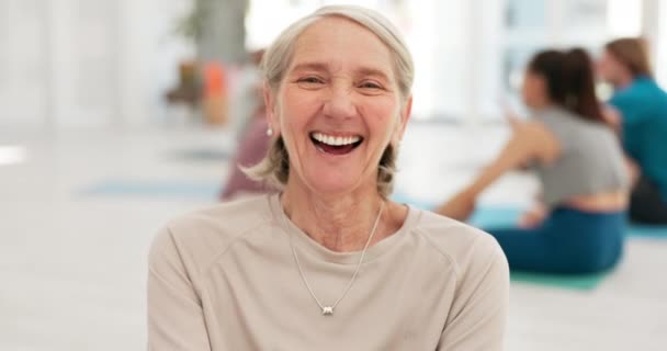 Face Yoga Senior Woman Meditation Smile Fitness Wellness Center Exercise — Stock Video