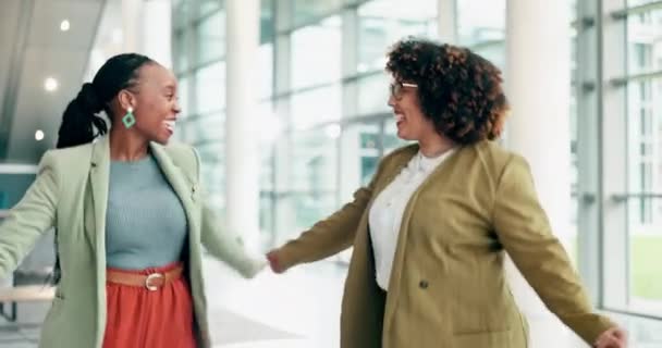 Mutlu Kadınları Anlaşma Başarısı Için Dans Kutlama Hedef Başarı Şirket — Stok video