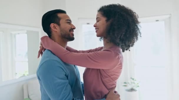 Cinta Menari Dan Pasangan Muda Untuk Perawatan Ikatan Dan Asmara — Stok Video