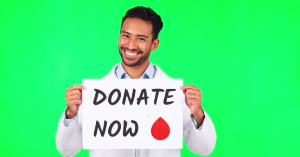 Homem Asiático Médico Cartaz Tela Verde Para Doação Sangue Contra — Vídeo de Stock