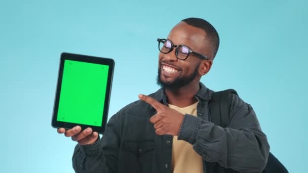 태블릿 모크업 광고와 프로그램 파란색 배경에 광고에 프로모션 계약과 미디어 — 비디오