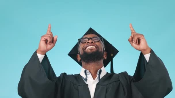 Graduation Gratitude Happy Student Pointing Education College University Presentation Thank — Stock Video