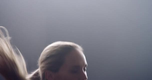 Женщина Лицо Веревка Прыгать Тренажерный Зал Кардио Тренировки Тренировки Энергии — стоковое видео