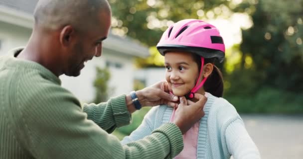 Vater Tochter Und Unterricht Mit Fahrrad High Five Und Familie — Stockvideo