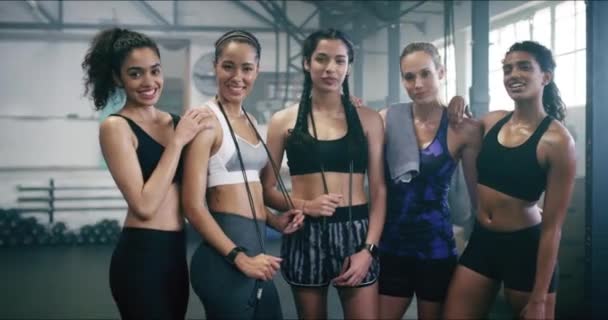 Fitness Kadınlar Spor Salonu Arkadaşlarıyla Portre Jenerasyonunun Sağlığı Işbirliği Spor — Stok video