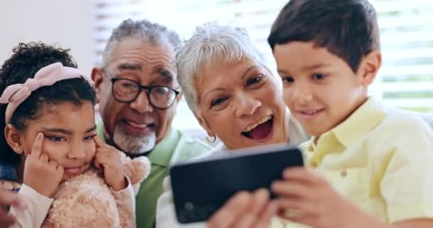Children Smartphone Grandparents Sofa Connect Cartoon Streaming Funny Joke Silly — Stock Video