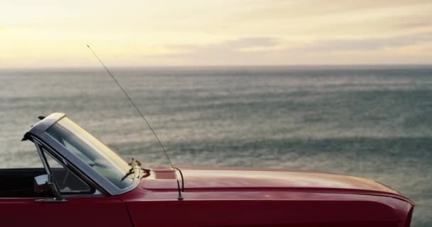 Vintage Αυτοκίνητο Ηλιοβασίλεμα Και Παραλία Για Ταξίδια Οδικό Ταξίδι Και — Αρχείο Βίντεο