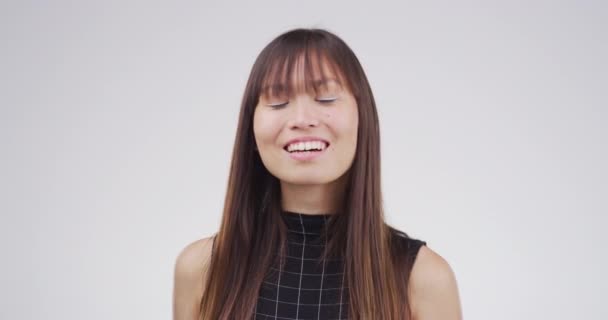 Kadın Yüz Parmak Dudaklar Stüdyo Modeli Duyurusu Drama Haberleri Ses — Stok video
