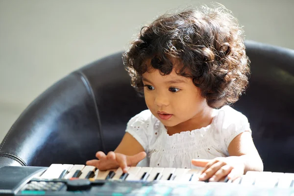 Musique Fille Enfant Clavier Pour Apprentissage Enfance Développement Éducation Des — Photo