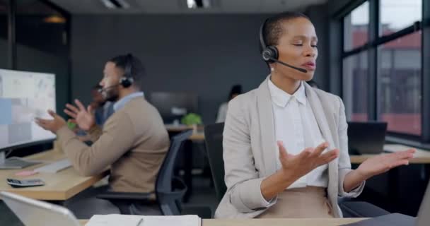 Centro Llamadas Empleados Oficina Mujer Hablando Servicio Cliente Comunicación Contacto — Vídeo de stock