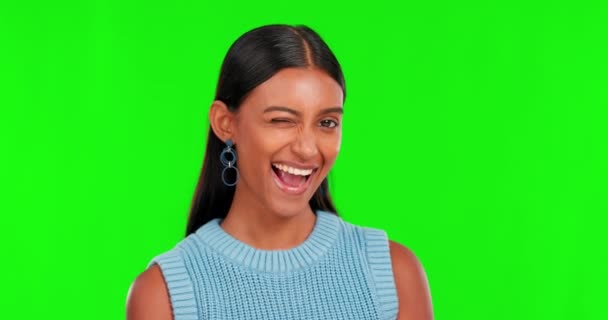 Tela Verde Mulher Feliz Piscar Olhos Para Flertar Romance Emoji — Vídeo de Stock