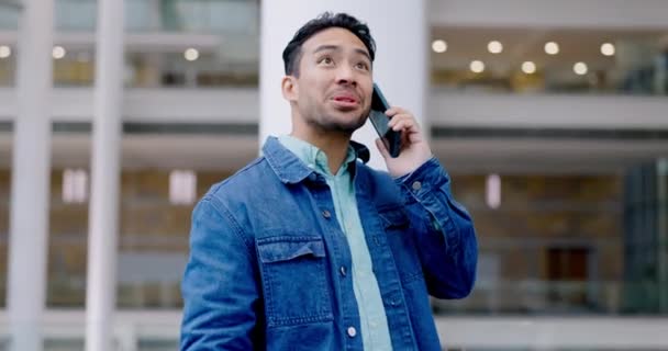 Telefon Görüşmesi Konuşma Iletişim Sohbet Bağlantı Için Binada Bir Adam — Stok video