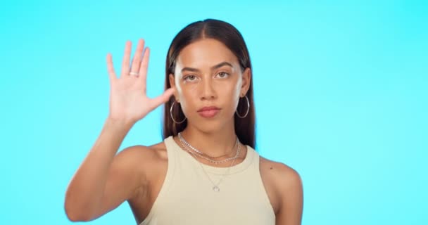 Tangan Berhenti Dan Wajah Wanita Studio Dengan Batas Batas Peringatan — Stok Video
