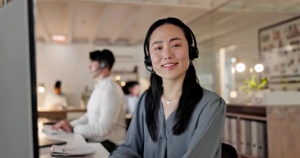 Gesicht Call Center Und Asiatische Frau Mit Telemarketing Lächeln Und — Stockvideo
