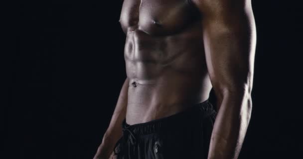 Primo Piano Addominali Uomo Con Bodybuilding Stomaco Sfida Uno Sfondo — Video Stock