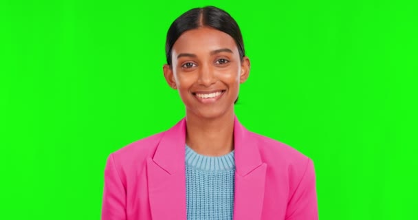 緑のスクリーンスタジオでインドの女性は 嘲笑の背景に笑い 冗談や面白い表現 ユーモア反応気分のいい女性や宇宙とのコメディ — ストック動画