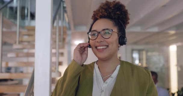 Call Center Obsługa Klienta Kobieta Rozmawia Biurze Dla Wsparcia Telekomunikacyjnego — Wideo stockowe