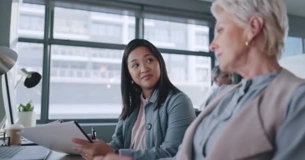 Bedrijven Vrouwen Gesprekken Het Kantoor Marketing Planning Reclame Campagne Vrouwtjes — Stockvideo