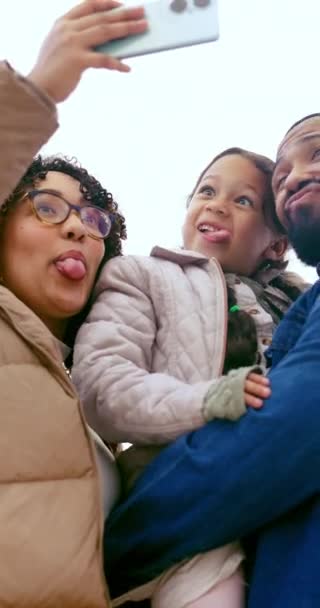 Comic Selfie Pláž Rodiče Dítětem Přírodě Dovolenou Dovolenou Víkend Rodina — Stock video