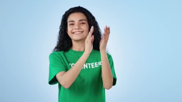 Voluntariado Aplausos Rostro Mujer Sobre Fondo Azul Para Caridad Donación — Vídeos de Stock