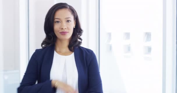 Rostro Pensamiento Feliz Mujer Negocios Oficina Con Confianza Solución Actitud — Vídeos de Stock