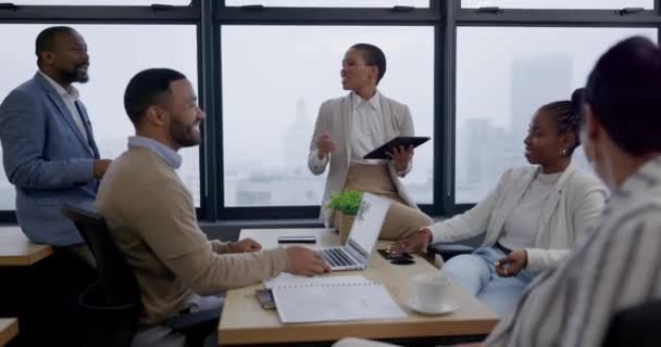 Empresários Trabalho Equipe Reunião Contadores Planejando Escritório Corporativo Com Tablet — Vídeo de Stock