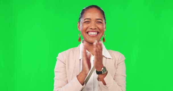 Mujer Negocios Celebrar Aplaudir Pantalla Verde Para Éxito Ganador Logro — Vídeos de Stock
