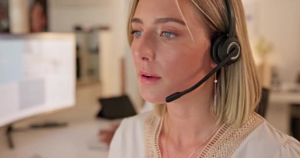 Çağrı Merkezi Iletişim Kadın Müşteri Hizmetleri Teknik Destek Için Ofiste — Stok video