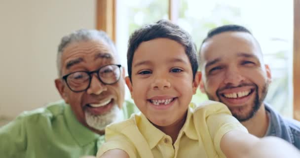 Mutlu Aile Özçekim Erkek Çocuk Baba Büyükbaba Ile Dilleri Kendi — Stok video
