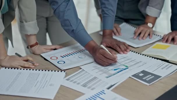 Empresários Mãos Escrever Documentos Reunião Planejamento Estratégia Marketing Mesa Escritório — Vídeo de Stock