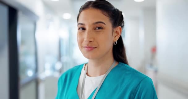 Mujer Feliz Médico Sonrisa Hospital Por Apoyo Médico Ambición Profesional — Vídeo de stock