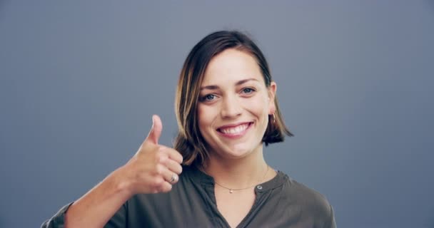 Счастливая Женщина Лицо Большие Пальцы Вверх Победе Хорошей Работе Успехе — стоковое видео
