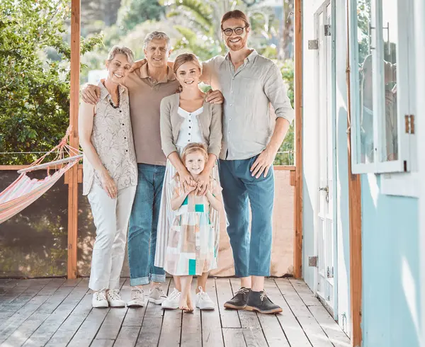 Ailemiz Bizim Için Her Şey Demek Evde Birlikte Vakit Geçiren — Stok fotoğraf