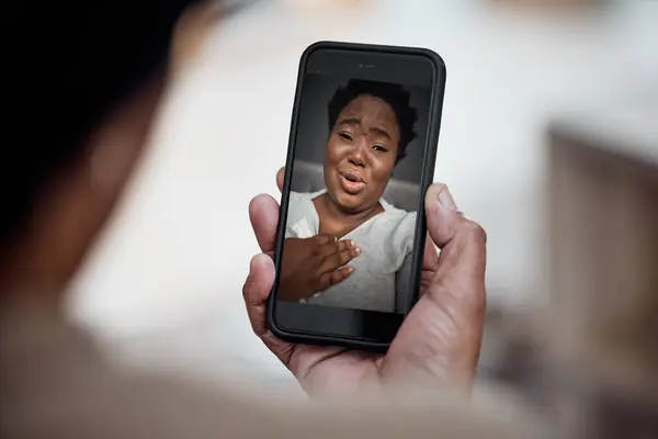 Videollamada Comunicación Mujer Negra Una Pantalla Teléfono Con Conexión Internet — Foto de Stock