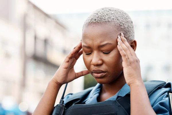 Siyahi Kadın Polis Baş Ağrısı Şehirde Adalet Kolluk Kuvvetleri Için — Stok fotoğraf