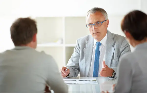 Homem Líder Discussão Reunião Negócios Conversa Feedback Revisão Treinamento Empresário — Fotografia de Stock