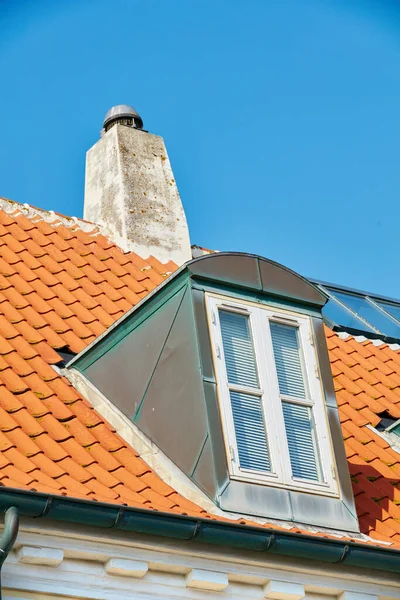 Chimney Chute Window Sunroof Skylight Designed House Building Blue Sky — Stock Photo, Image