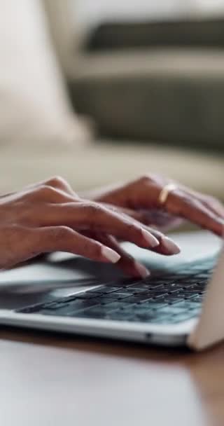 Kapanış Kadın Eli Daktilo Dizüstü Bilgisayarda Internet Planlama Klavye Web — Stok video